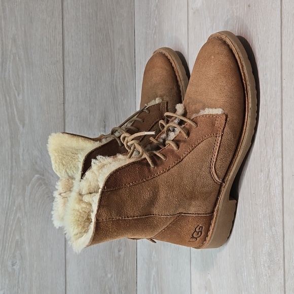 Ugg Australia Women 1012359 Ankle Leather Sheepskin Boots Lace up shoes sz 7 - Picture 1 of 14
